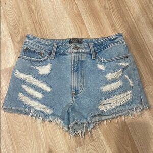 Abercrombie denim shorts - size 6/28